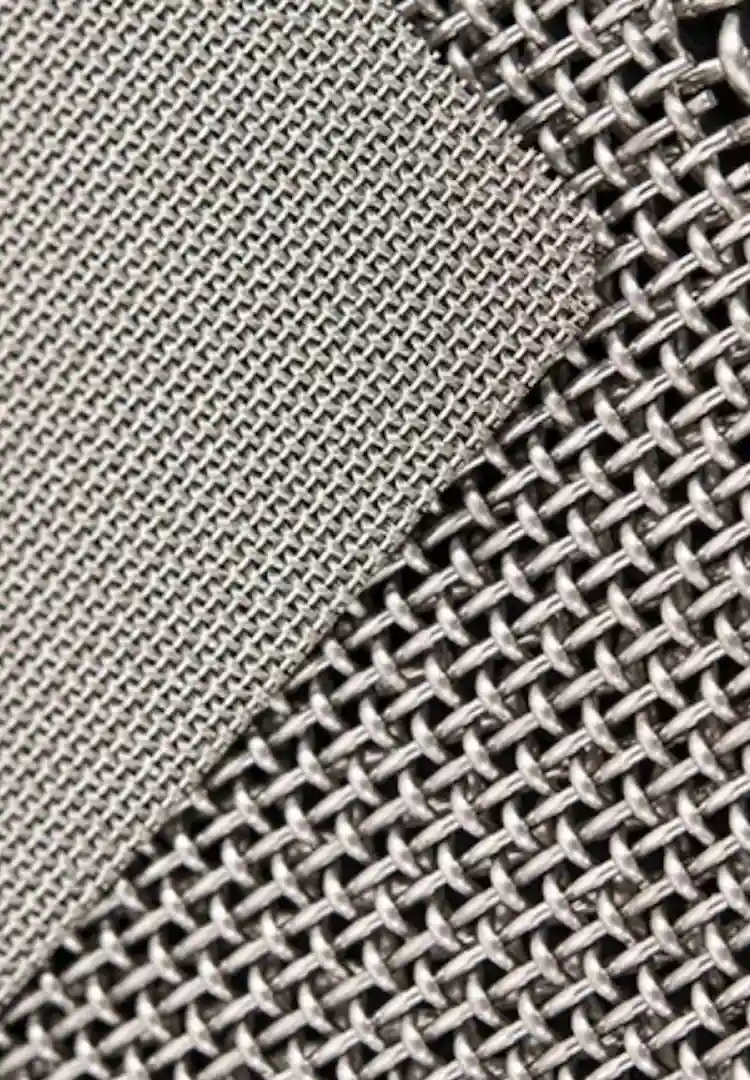 Wire mesh filter element with woven stainless steel mesh layers